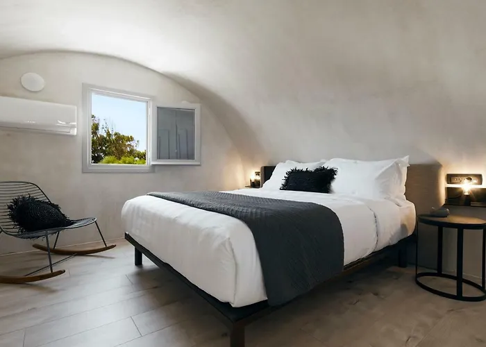 アパートホテル Marillia Village Agios Georgios (Santorini)