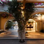 Lägenhetshotell Marillia Village Agios Georgios (Santorini)