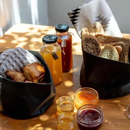 מלון דירות Marillia Village Agios Georgios (Santorini)