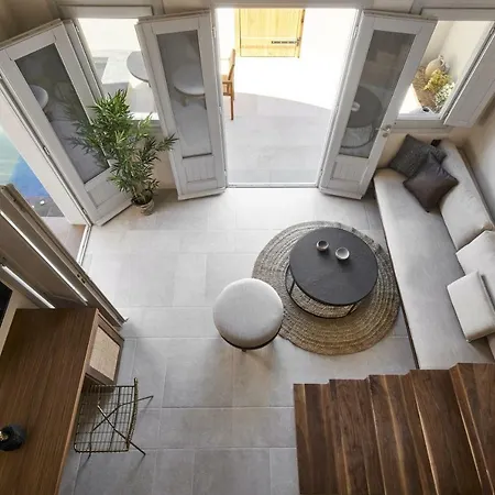 מלון דירות Marillia Village 4*